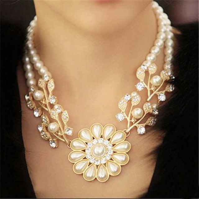 Simulated pearl chain rhinestone crystal flower choker necklace