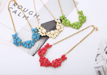 New Elegant Flower Crystal Choker Necklace